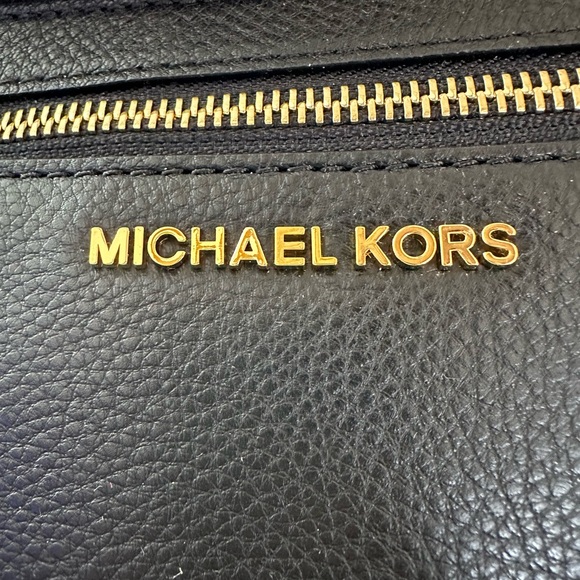 MICHAEL MICHAEL KORS
Mott Medium Leather Waistpack - Picture 6 of 14